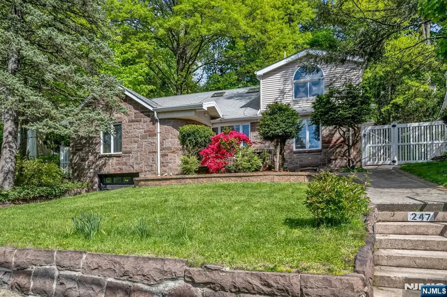 247 Glenwood Avenue, Leonia, NJ 07605 - #2