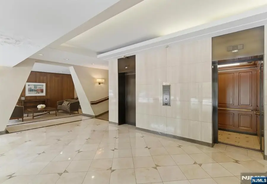 4 Horizon Road G-10, Fort Lee, NJ 07024 - #2