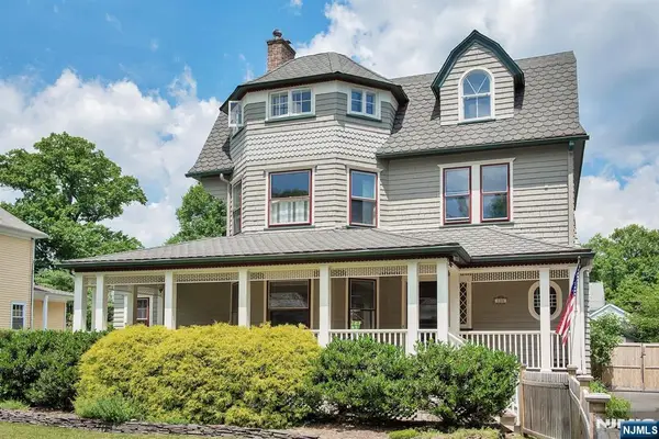 215 Inwood Avenue, Montclair, NJ 07043