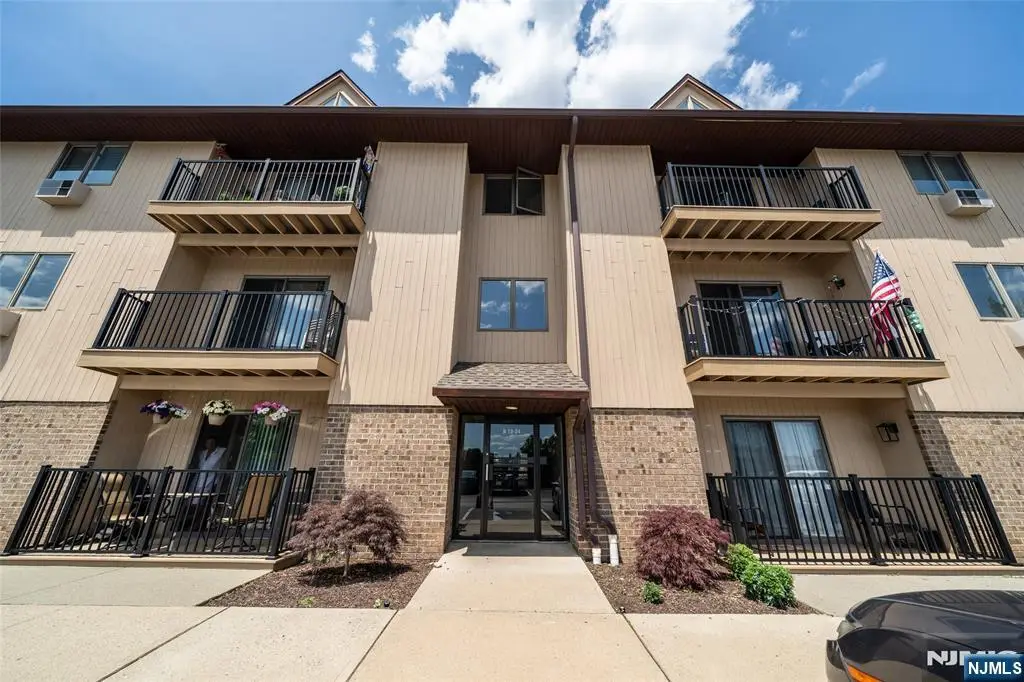 651 Riverside Avenue B17, Lyndhurst, NJ 07071 - #1