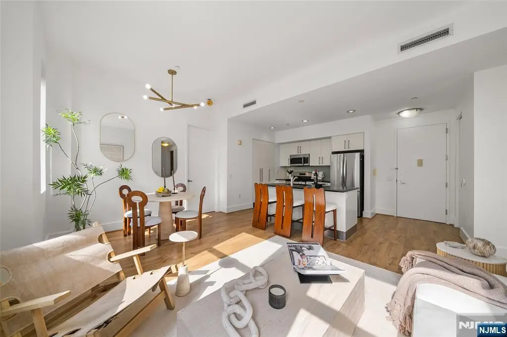 4 Beacon Way 1410, Jersey City, NJ 07304 - #1