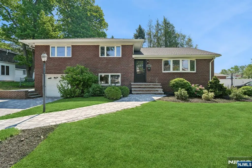 11 Raymond Street, Englewood Cliffs, NJ 07632 - #1