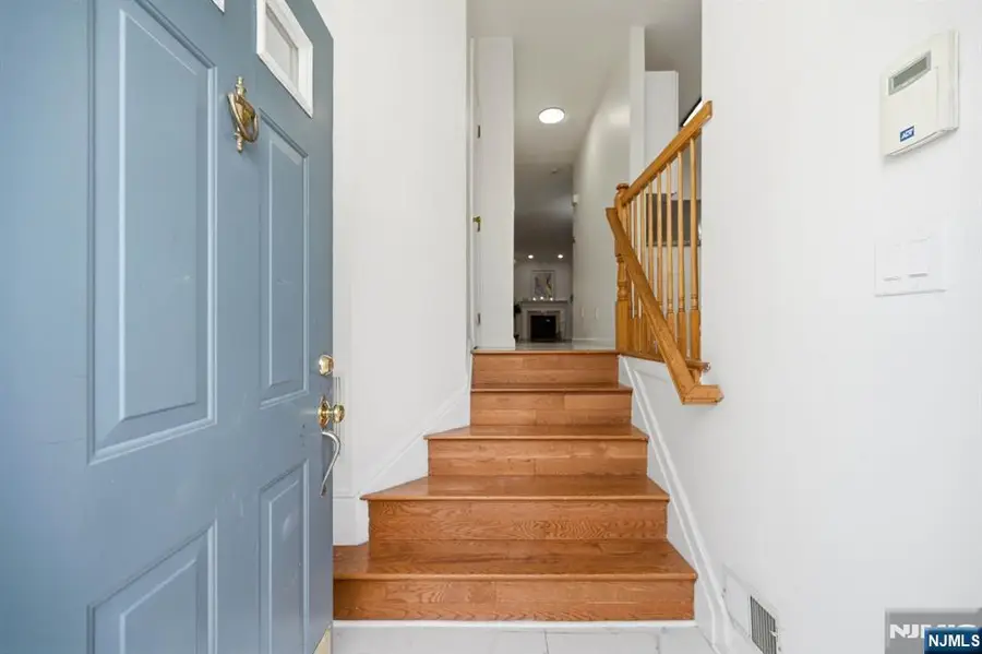 214 Swathmore Drive 2015, Nutley, NJ 07110 - #3