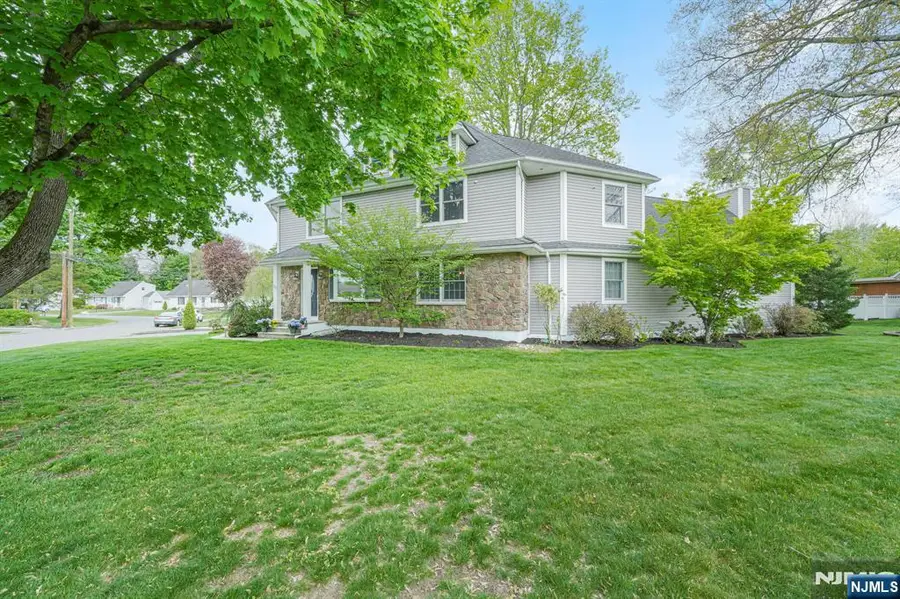 30 Oakley Way, Wayne, NJ 07470 - #2