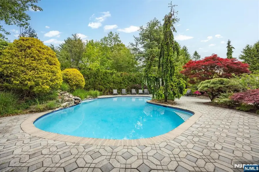 4 Hunter Ridge, Woodcliff Lake, NJ 07677 - #2