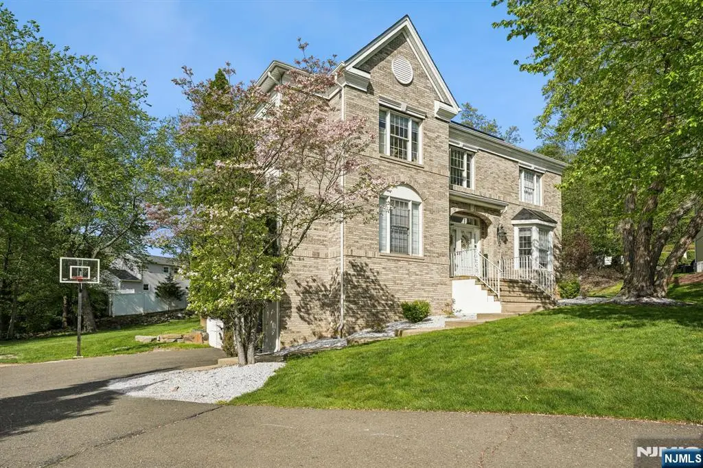 6 Diane Court, Wayne, NJ 07470 - #1