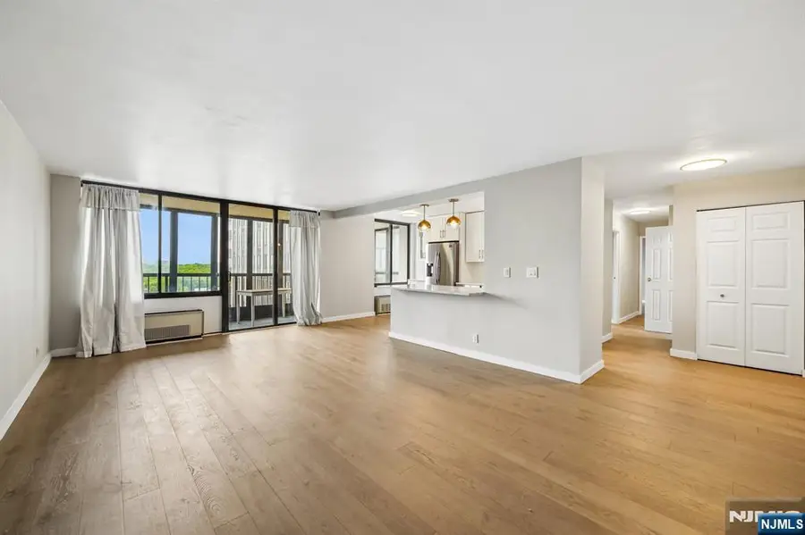 300 Winston Drive 923, Cliffside Park, NJ 07010 - #3