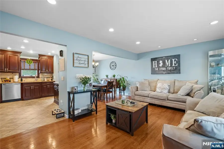 11 Barbara Drive, Clifton, NJ 07013 - #3