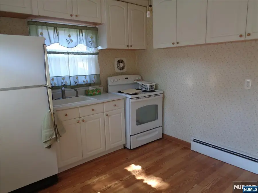 12 Minerva Avenue, Hawthorne, NJ 07506 - #3