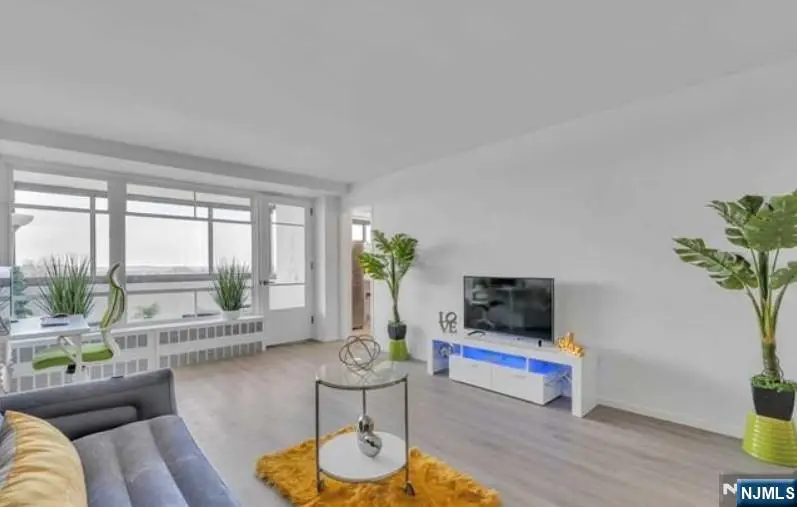 90 Prospect Avenue 10C, Hackensack, NJ 07601 - #1