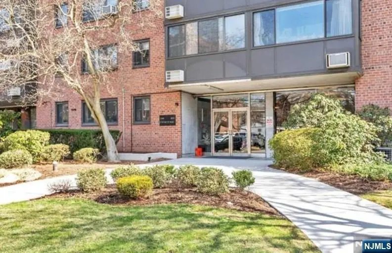 90 Prospect Avenue 10C, Hackensack, NJ 07601 - #3