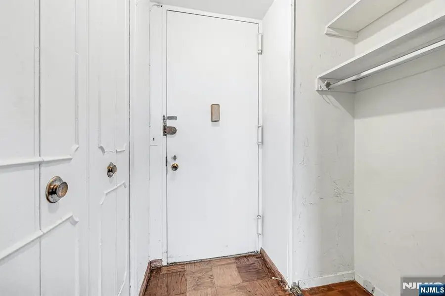 2077 Center Avenue 20C, Fort Lee, NJ 07024 - #3