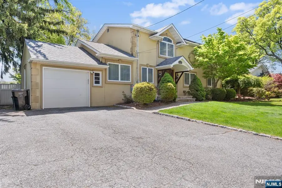 124 Crain Road, Paramus, NJ 07652 - #2