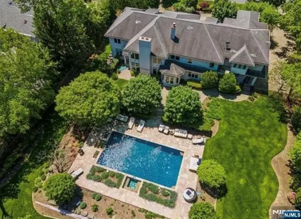 61 Essex Drive, Tenafly, NJ 07670