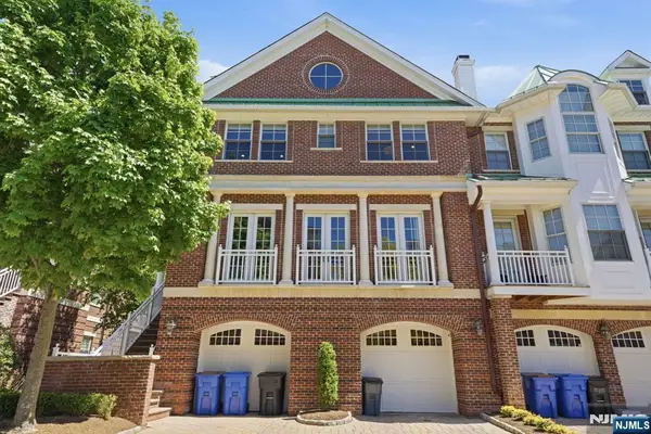 900 Heights Lane, Tenafly, NJ 07670