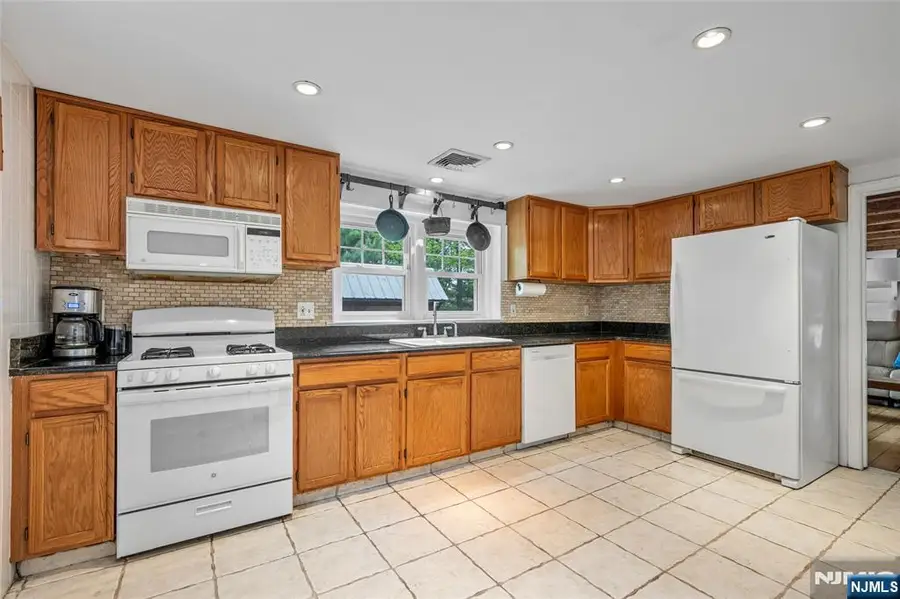157 Chestnut Ridge Road, Montvale, NJ 07645 - #3
