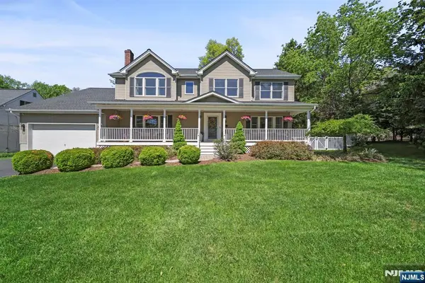 66 Linwood Avenue, Midland Park, NJ 07432