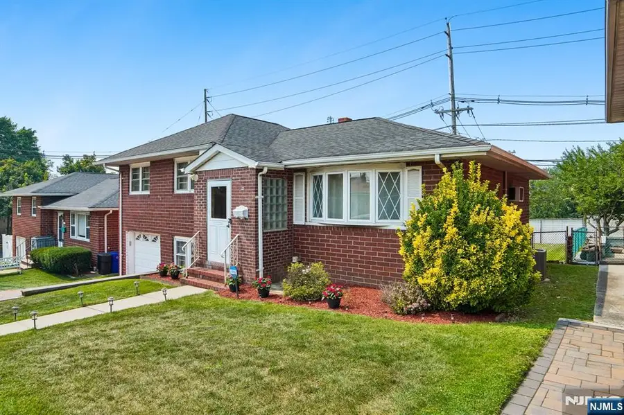 28 Pikeview Terrace, Secaucus, NJ 07094 - #3