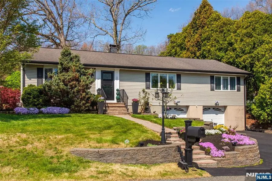 1 Circle Boulevard, Newfoundland, NJ 07435 - #2