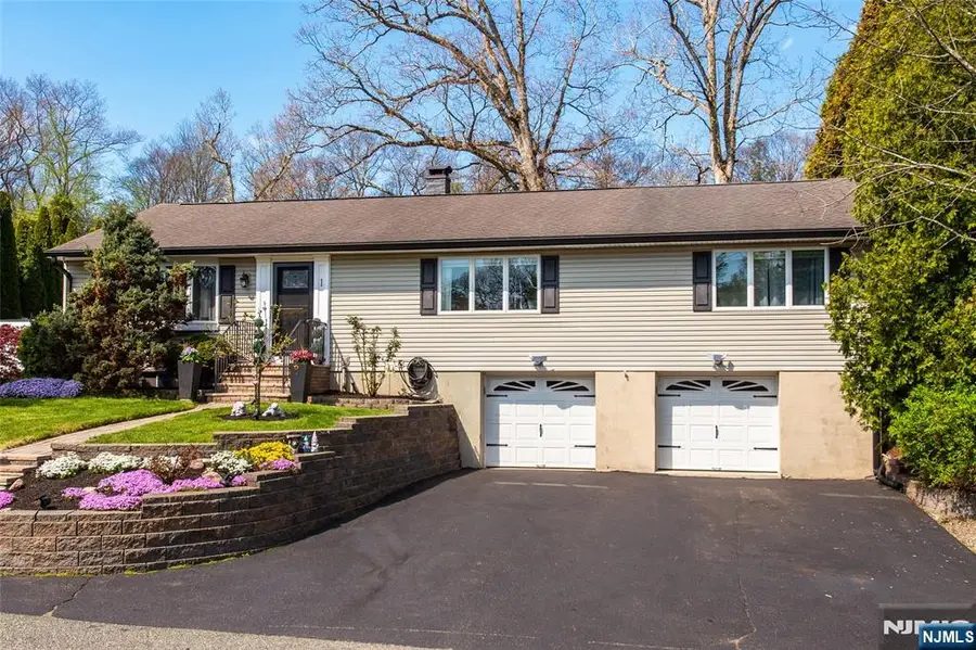 1 Circle Boulevard, Newfoundland, NJ 07435 - #3