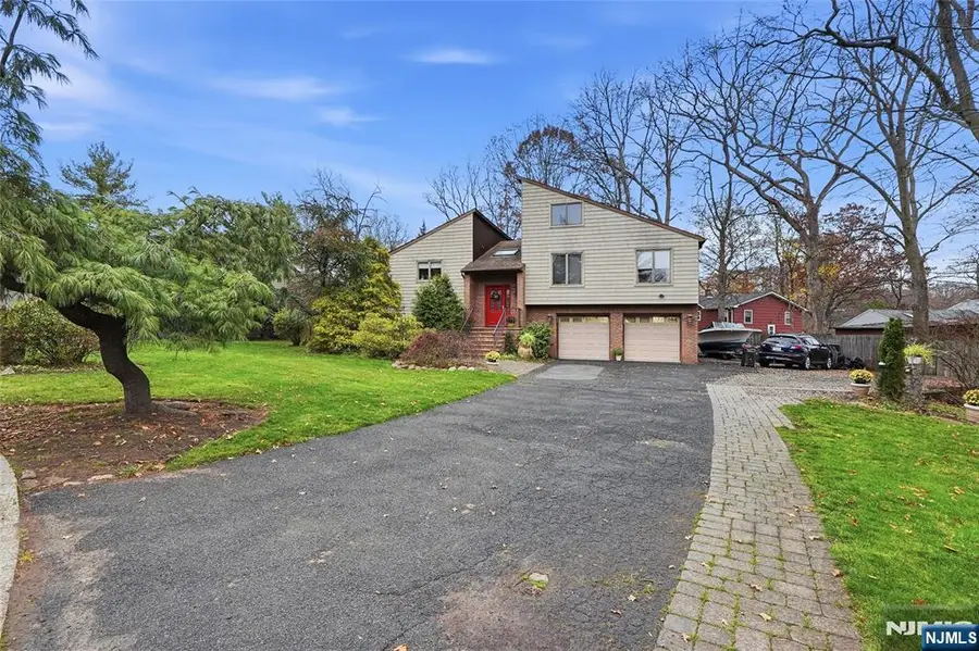 4 Lesa Lane, Hillsdale, NJ 07642 - #2