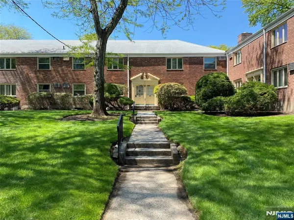 50 1st 4 B, Bergenfield, NJ 07621