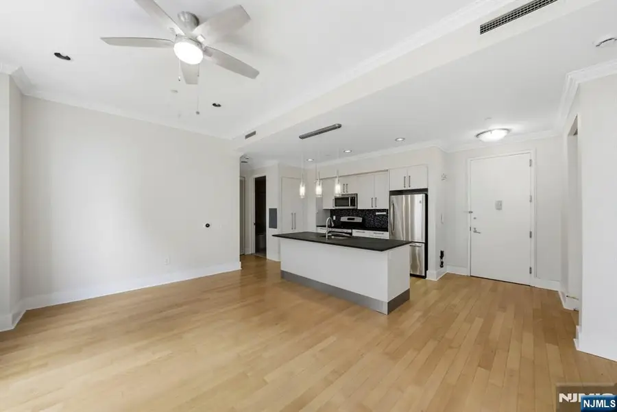 4 Beacon Way 1404, Jersey City, NJ 07304 - #2