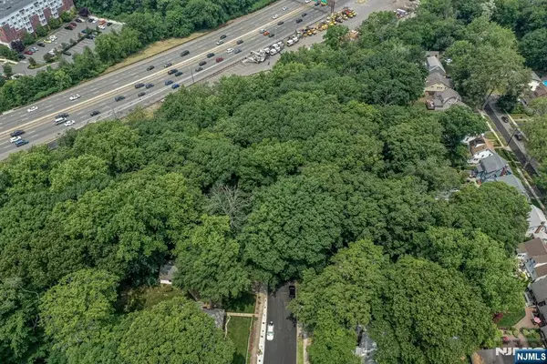 39 Forest Drive, Bloomfield, NJ 07003