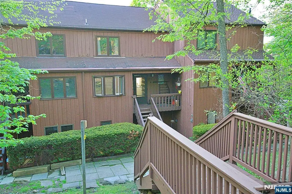9 Village Way 4, Vernon, NJ 07462 - #1