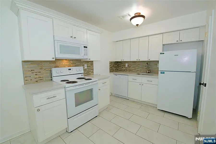 9 Village Way 4, Vernon, NJ 07462 - #2