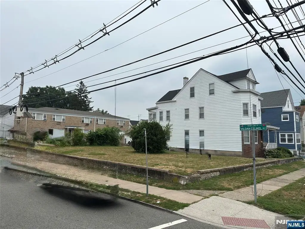 88 Montclair Avenue, Paterson, NJ 07503 - #1