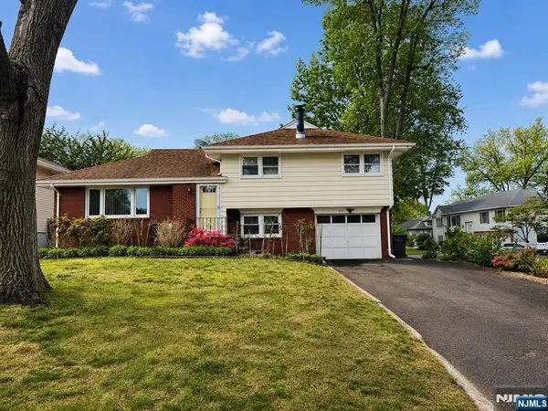 372 Main Street, Bergenfield, NJ 07621