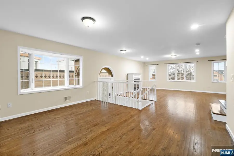 12 Liberty Court, Secaucus, NJ 07094 - #3