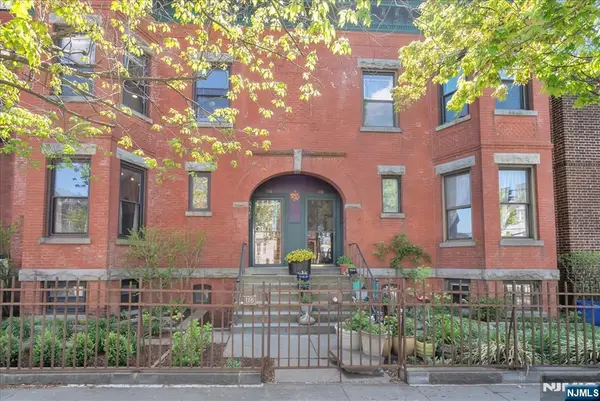 116 Park Avenue, Newark, NJ 07104