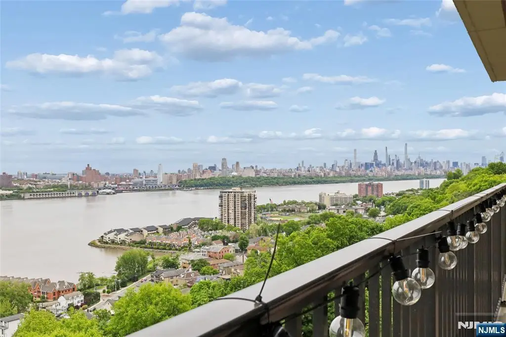 3 Horizon Road 821, Fort Lee, NJ 07024 - #1
