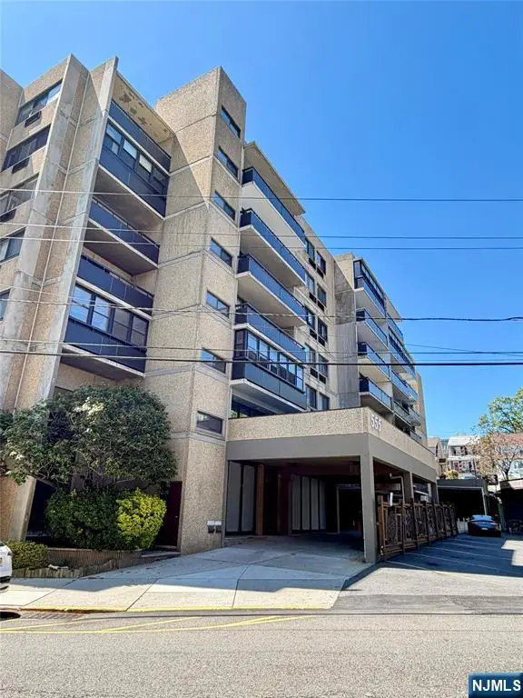 555 Gorge Road 4I, Cliffside Park, NJ 07010