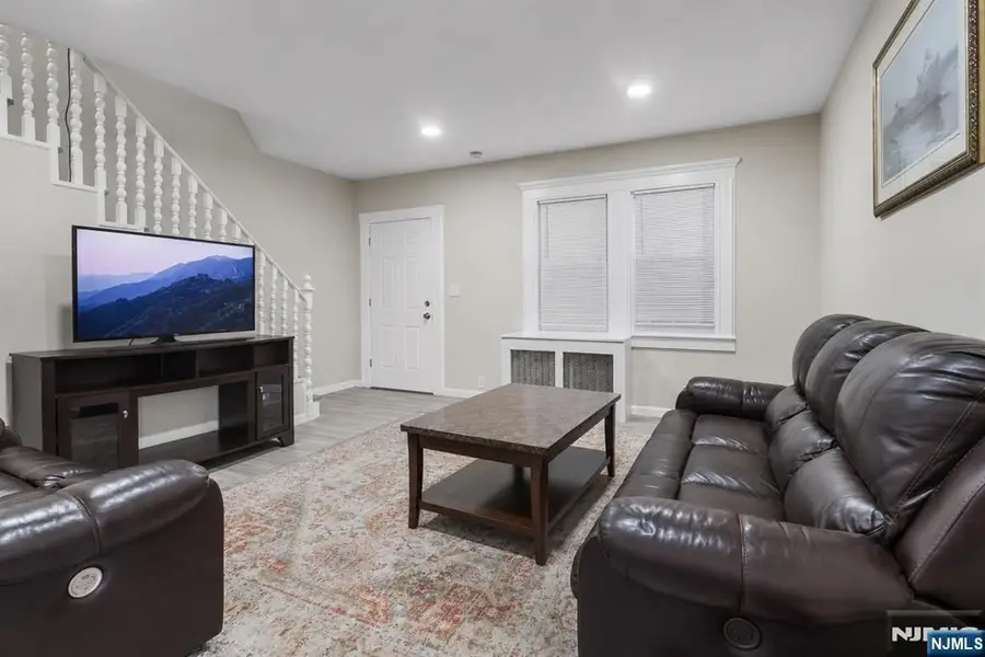 9 Sycamore Street, Bloomfield, NJ 07003 - #3