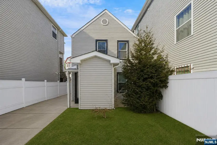 418 10th Street, Newark, NJ 07103 - #3