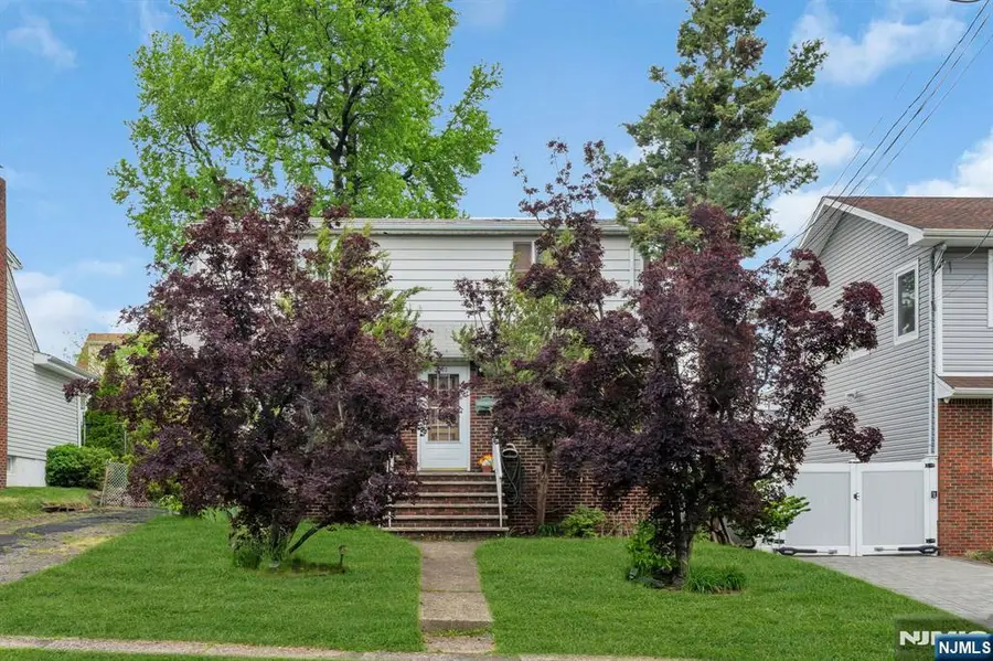 123 Summit Avenue, Elmwood Park, NJ 07407 - #3