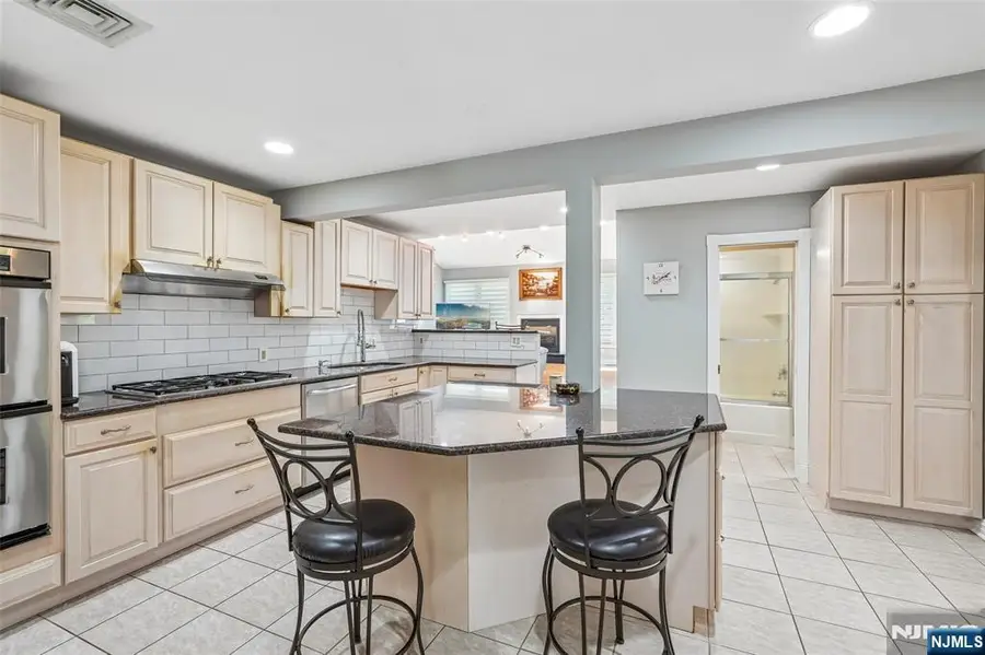 172 Concord Drive, River Edge, NJ 07661 - #3