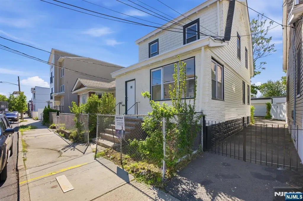 91 Willoughby Street, Newark, NJ 07112 - #1