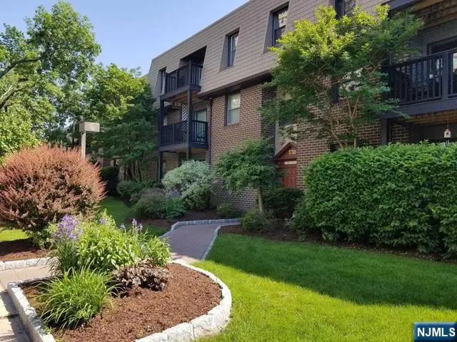 570 North Avenue F, Fort Lee, NJ 07024 - #2