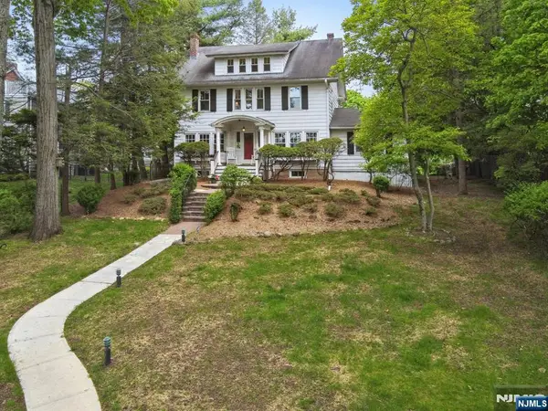 82 Arlington Avenue, Caldwell, NJ 07006