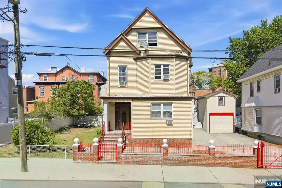144-146 Pearsall, Jersey City, NJ 07305 - #2