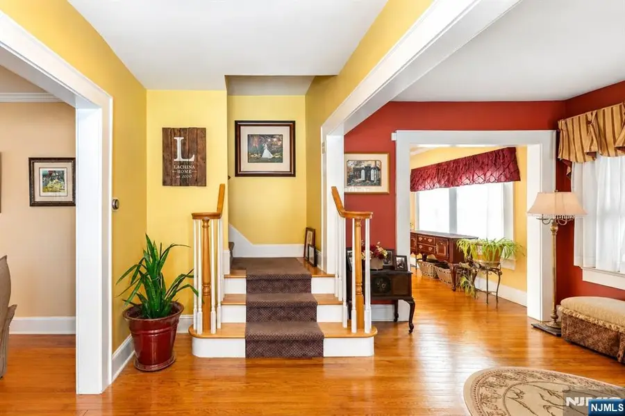 7 Wayland Drive, Verona, NJ 07044 - #3