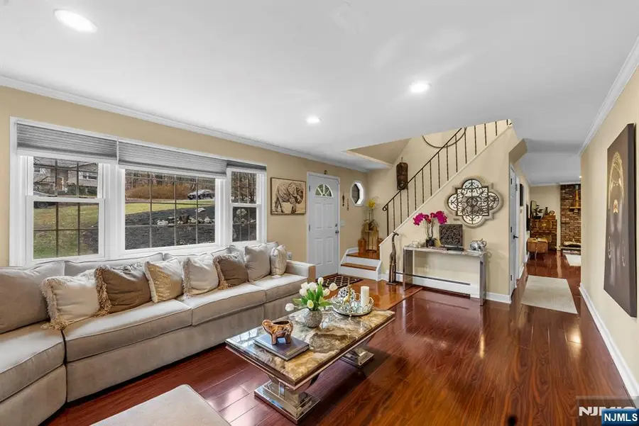 6 Hillsdale Terrace, Sussex, NJ 07461 - #3