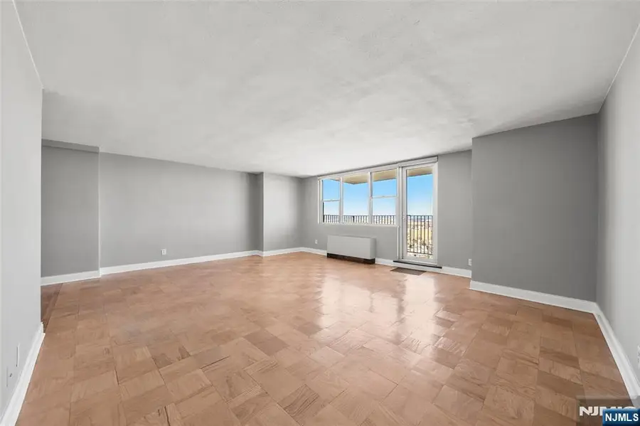 6040 Boulevard East 34J, West New York, NJ 07093 - #2