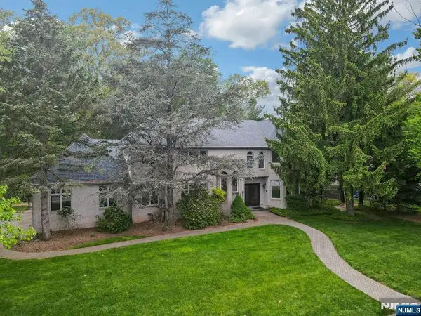 10 Parker Place, Old Tappan, NJ 07675