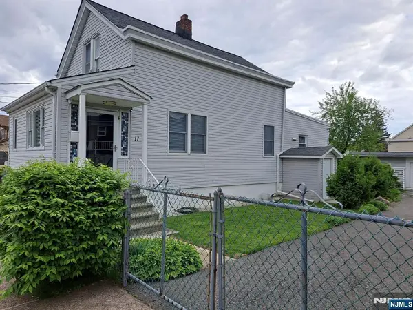 17 Gillies Street, Clifton, NJ 07013