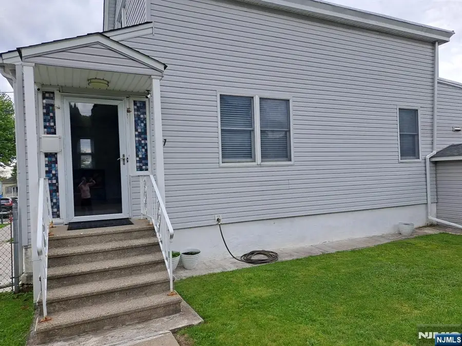 17 Gillies Street, Clifton, NJ 07013 - #3